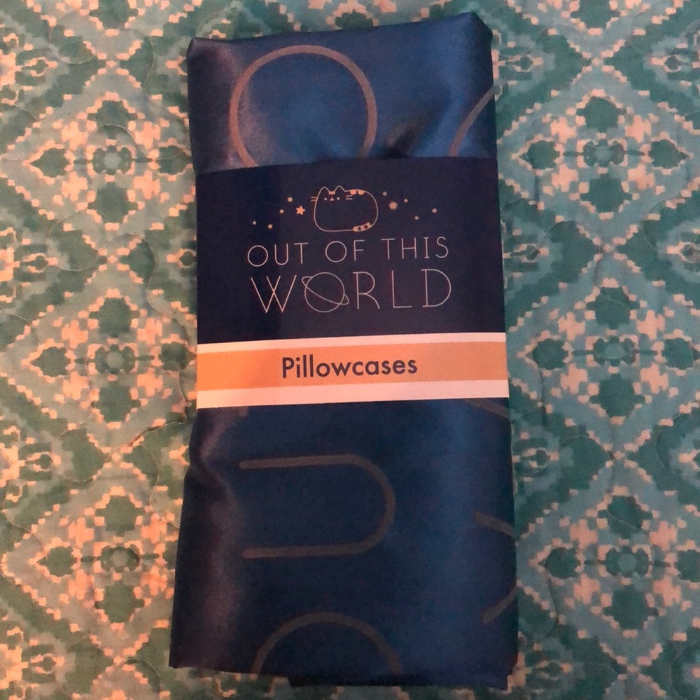 Pusheen Satin Cosmic Pillowcases (2)